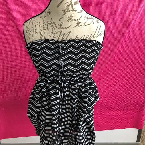 Gorgeous Strapless Striped Dress - Picture 6 of 8